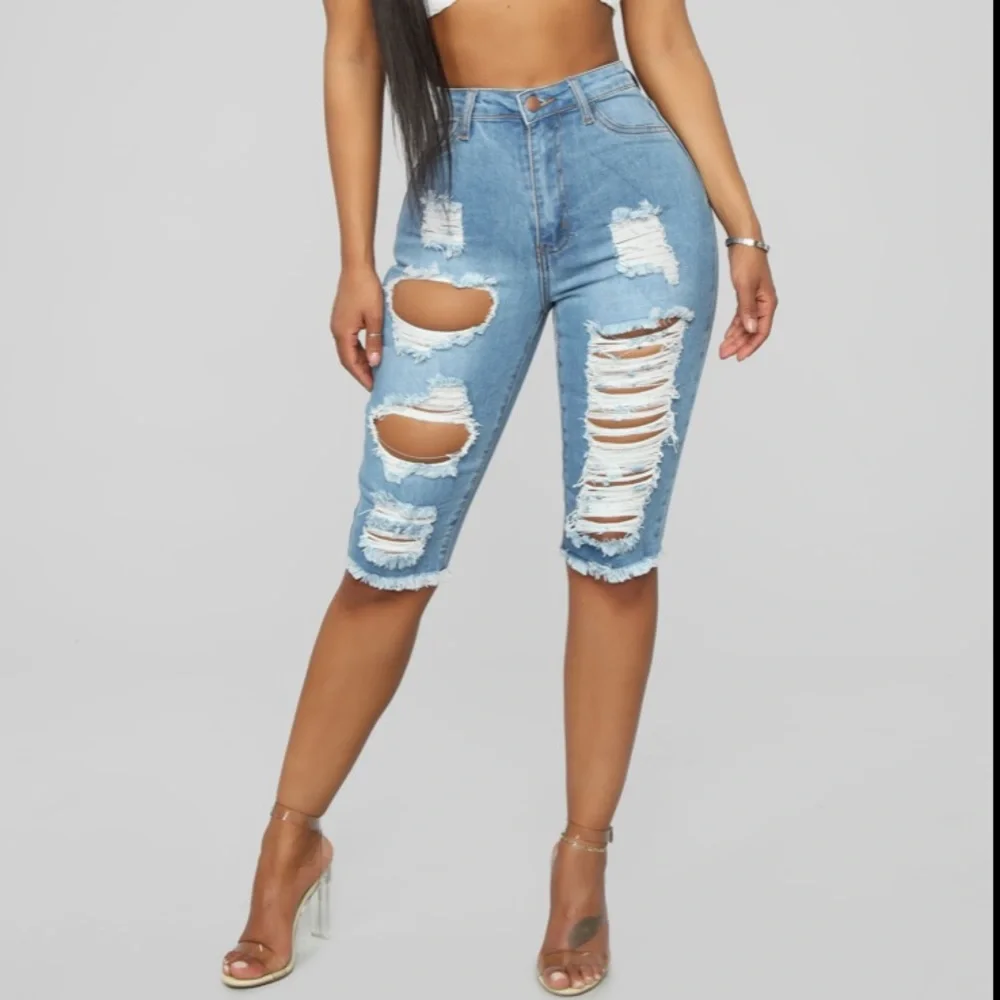 Fashion Nova Jean Shorts - Picture 3 of 7